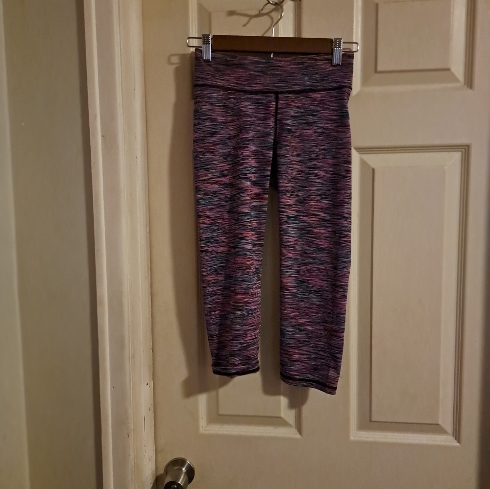 Live love & Dream athletic Leggings  size small. 5/$25